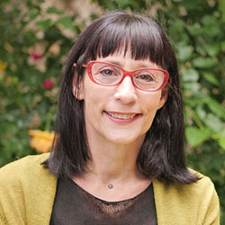 Linda Turner, LCAT, ATR-BC / Licensed Creative Arts Psychotherapist